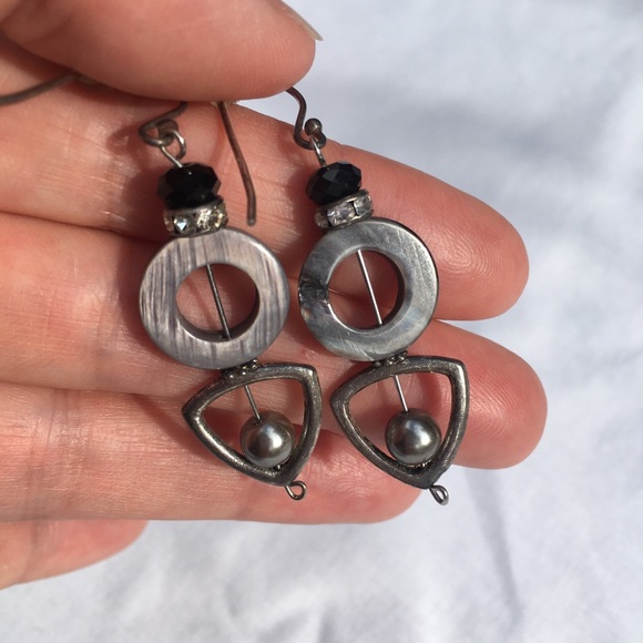 Earrings - Picture 2 of 7